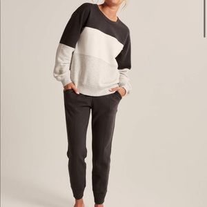 Abercrombie & Fitch sweatshirt & jogger set